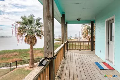 214 E Bay Avenue, Seadrift, TX 77983 - Photo 9