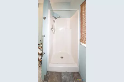 214 E Bay Avenue, Seadrift, TX 77983 - Photo 31
