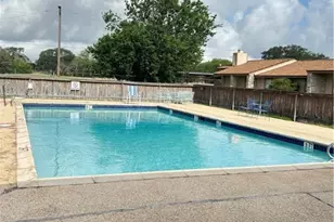 1051 Country Club C-10 Dr, Seguin, TX 78155 - Photo 13