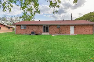 273 Meadow Ave, New Braunfels, TX 78130 - Photo 23
