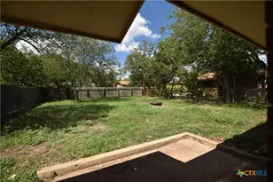 1004 Hillyer St, San Marcos, TX 78666 - Photo 13
