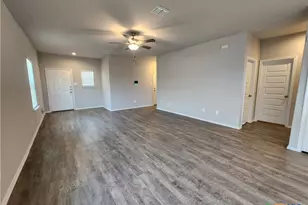 1137 Gracie Wy, New Braunfels, TX 78130 - Photo 3