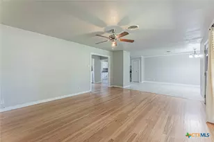 1020 N 15th St, Temple, TX 76501 - Photo 9