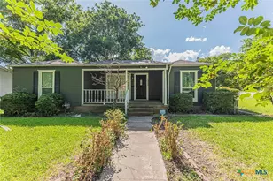 1020 N 15th St, Temple, TX 76501 - Photo 1