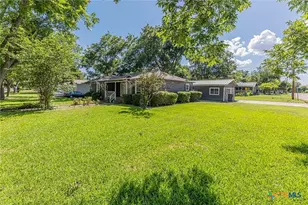 1020 N 15th St, Temple, TX 76501 - Photo 3