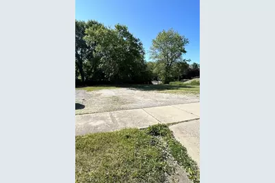 988 W Bowery Street, Akron, OH 44307 - Photo 9