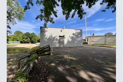 988 W Bowery Street, Akron, OH 44307 - Photo 15