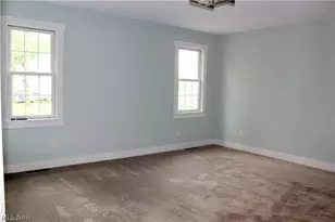 246 Lucretia Ln, Columbiana, OH 44408 - Photo 9