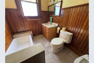 136 E Walnut Street, Barnesville, OH 43713 - Photo 31