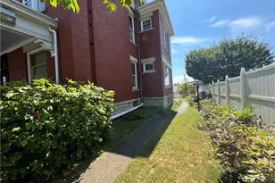 136 E Walnut St, Barnesville, OH 43713 - Photo 3