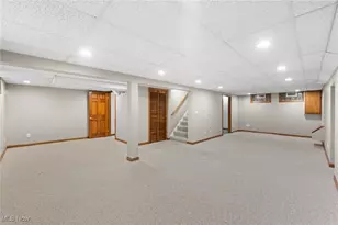 25 S Van Buren Ave, Barberton, OH 44203 - Photo 23