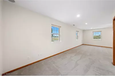 25 S Van Buren Avenue, Barberton, OH 44203 - Photo 19