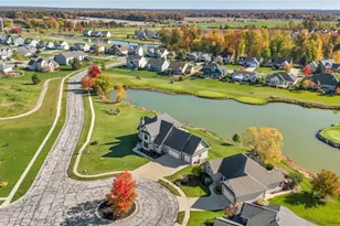 808 Buckingham Dr, LaGrange, OH 44050 - Photo 3