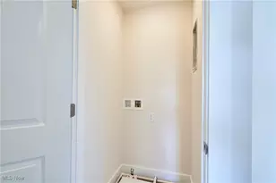 596 Mull Ave, Akron, OH 44313 - Photo 13