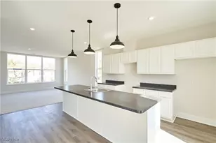 596 Mull Ave, Akron, OH 44313 - Photo 5