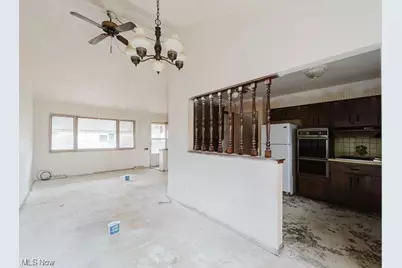 596 Terrace Plaza, Willowick, OH 44095 - Photo 9