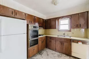 596 Terrace Plaza, Willowick, OH 44095 - Photo 11