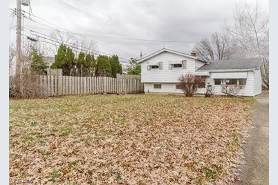 596 Terrace Plaza, Willowick, OH 44095 - Photo 3