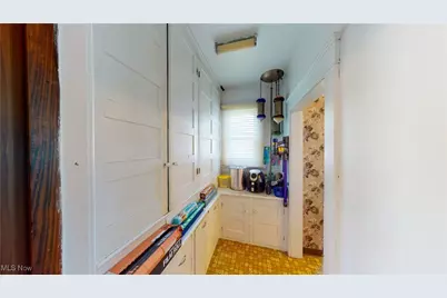 525 E 2nd Street, Port Clinton, OH 43452 - Photo 11