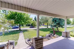 525 E 2nd St, Port Clinton, OH 43452 - Photo 3