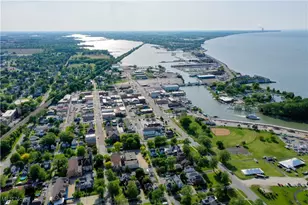 525 E 2nd St, Port Clinton, OH 43452 - Photo 39