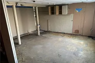 19201 Shawnee Rd, Euclid, OH 44117 - Photo 13