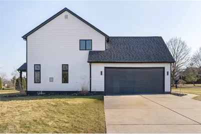 3189 Chardonnay Lane, Poland, OH 44514 - Photo 3