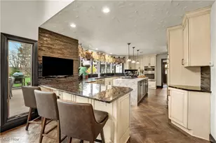 537 Lee Lore Dr, Chippewa Lake, OH 44215 - Photo 9