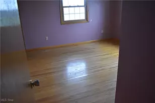 70392 Barton Rd, St Clairsville, OH 43950 - Photo 9