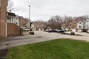 362 Village Pointe Dr, Akron, OH 44313 - Photo 29