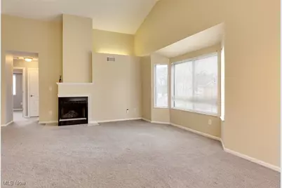 362 Village Pointe Drive, Akron, OH 44313 - Photo 7