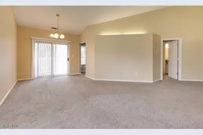 362 Village Pointe Drive, Akron, OH 44313 - Photo 3