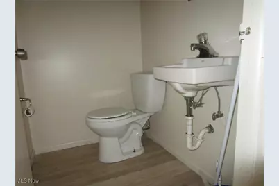 559 549 E Main Street, Geneva, OH 44041 - Photo 17