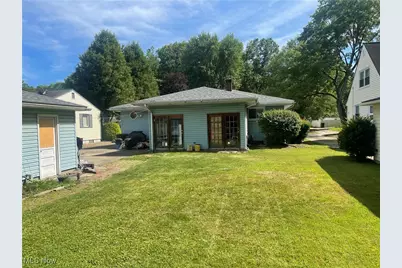 1166 Raymond Street NW, Warren, OH 44485 - Photo 3