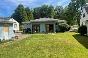 1166 Raymond St NW, Warren, OH 44485 - Photo 3