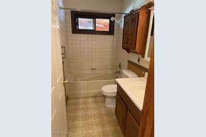 1166 Raymond Street NW, Warren, OH 44485 - Photo 13