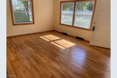 1166 Raymond Street NW, Warren, OH 44485 - Photo 5