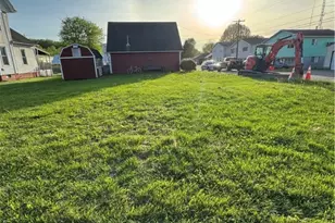 103 W 9th St, Williamstown, WV 26187 - Photo 5