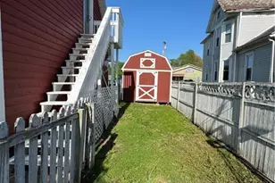 103 W 9th St, Williamstown, WV 26187 - Photo 29