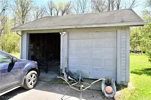 363 Maple Dr, Poland, OH 44514 - Photo 5