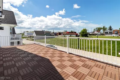 374 Bascule Drive, Lorain, OH 44052 - Photo 29