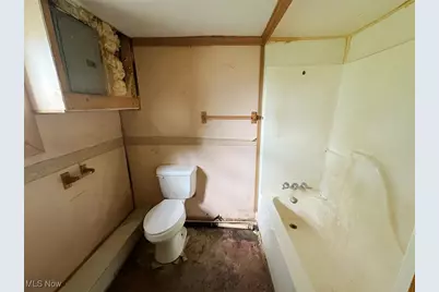 4308 Flat Road SE, Uhrichsville, OH 44683 - Photo 9