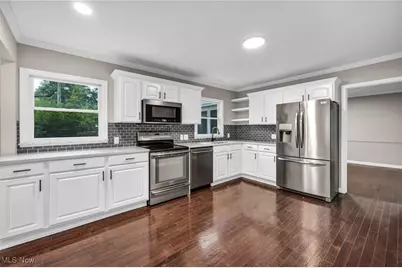 23580 Shaker Boulevard, Huber Heights, OH 44122 - Photo 3