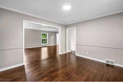 23580 Shaker Boulevard, Huber Heights, OH 44122 - Photo 9