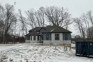 830 Club Dr W, Aurora, OH 44202 - Photo 5