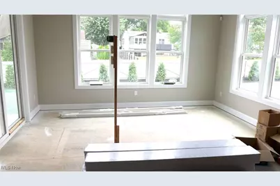 945 Royal Oak Avenue NE, North Canton, OH 44720 - Photo 5