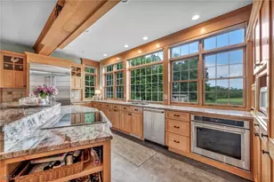 10360 Sawmill Dr, Chardon, OH 44024 - Photo 25