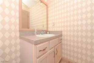 46 Hidden Pond Dr, Doylestown, OH 44230 - Photo 17