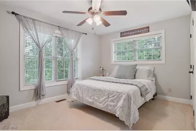 1302 Hillandale Drive, Akron, OH 44333 - Photo 31