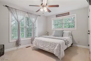 1302 Hillandale Dr, Akron, OH 44333 - Photo 31